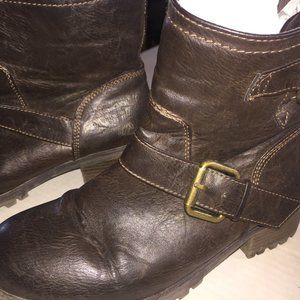 Ladie's Brown MOTO Brady Boots w/ LUG SOLES Ankle Height with Buckles  7M